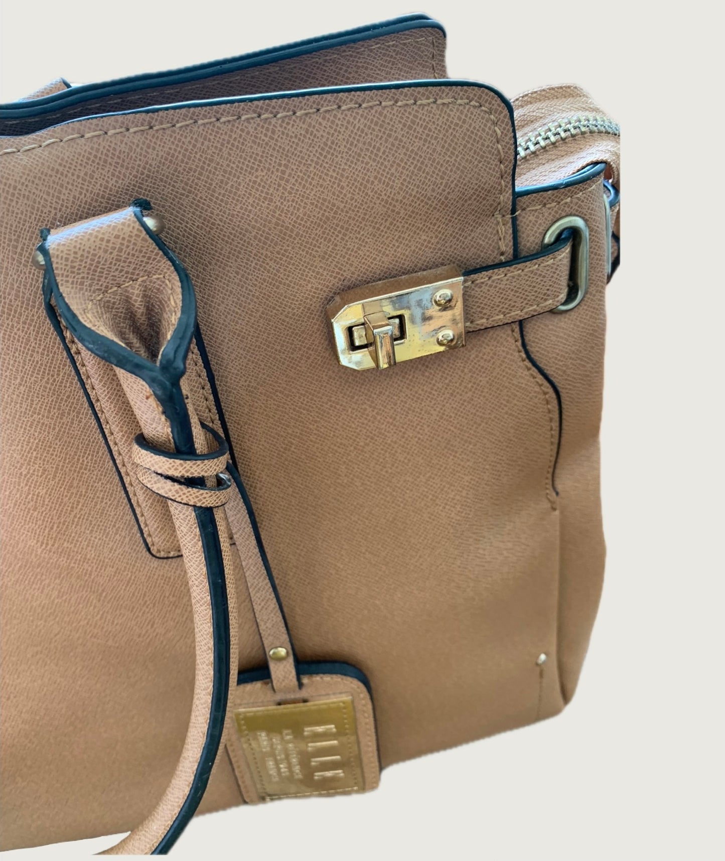 Cartera camel ELLE