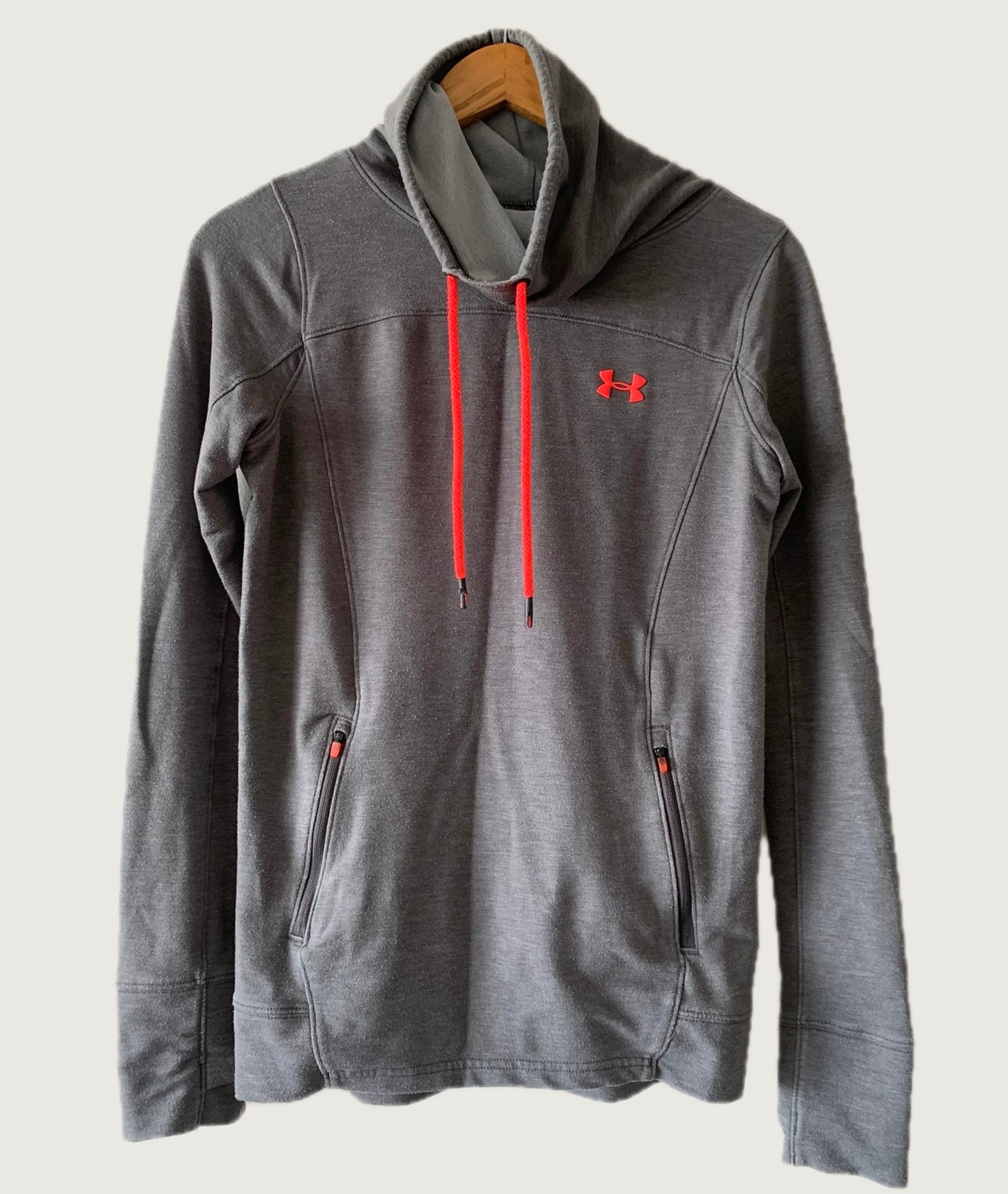 Polera deportiva UNDER ARMOUR