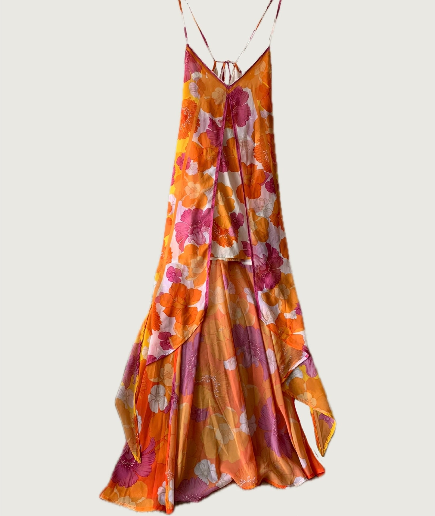 Vestido floreado con base