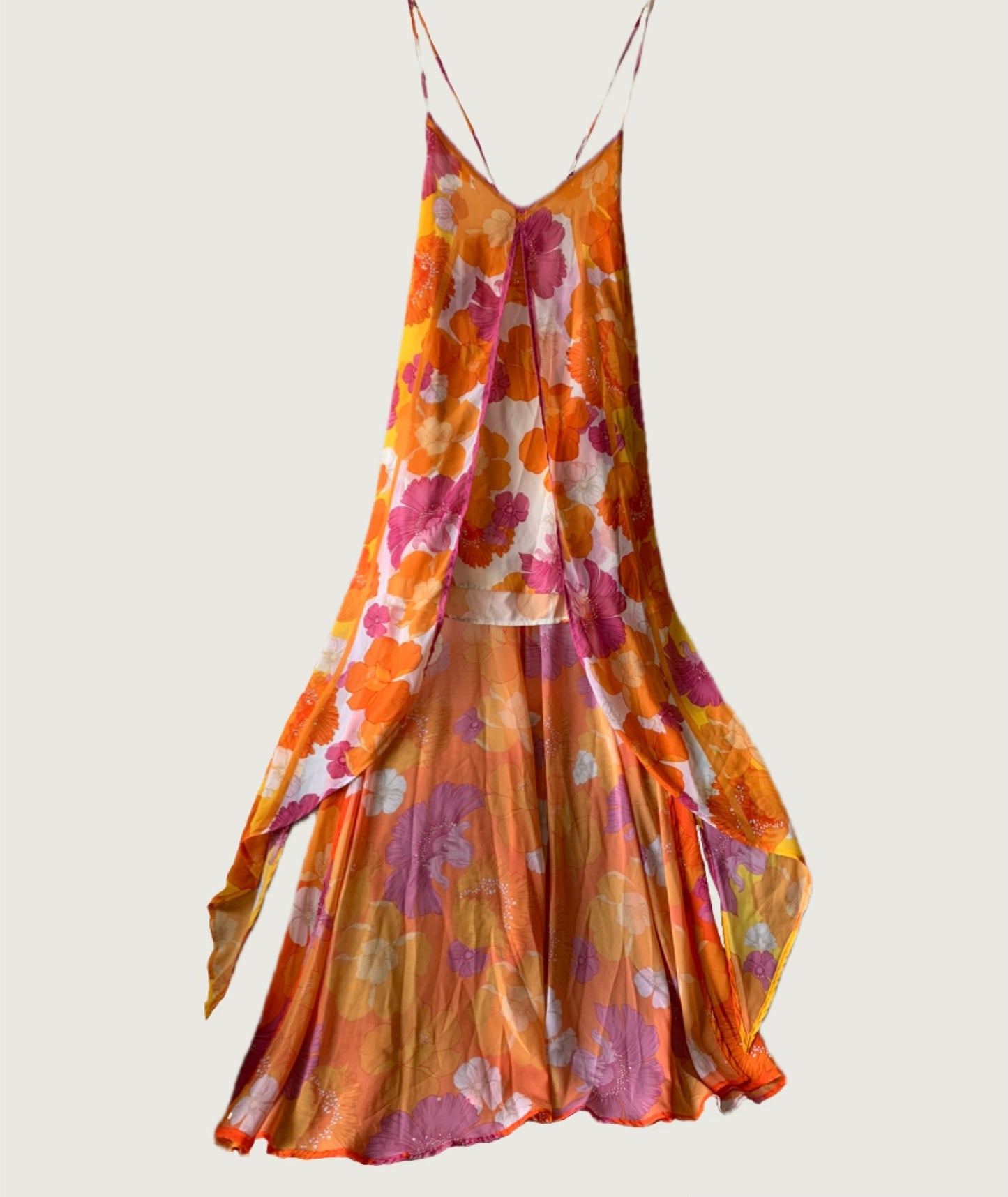 Vestido floreado con base