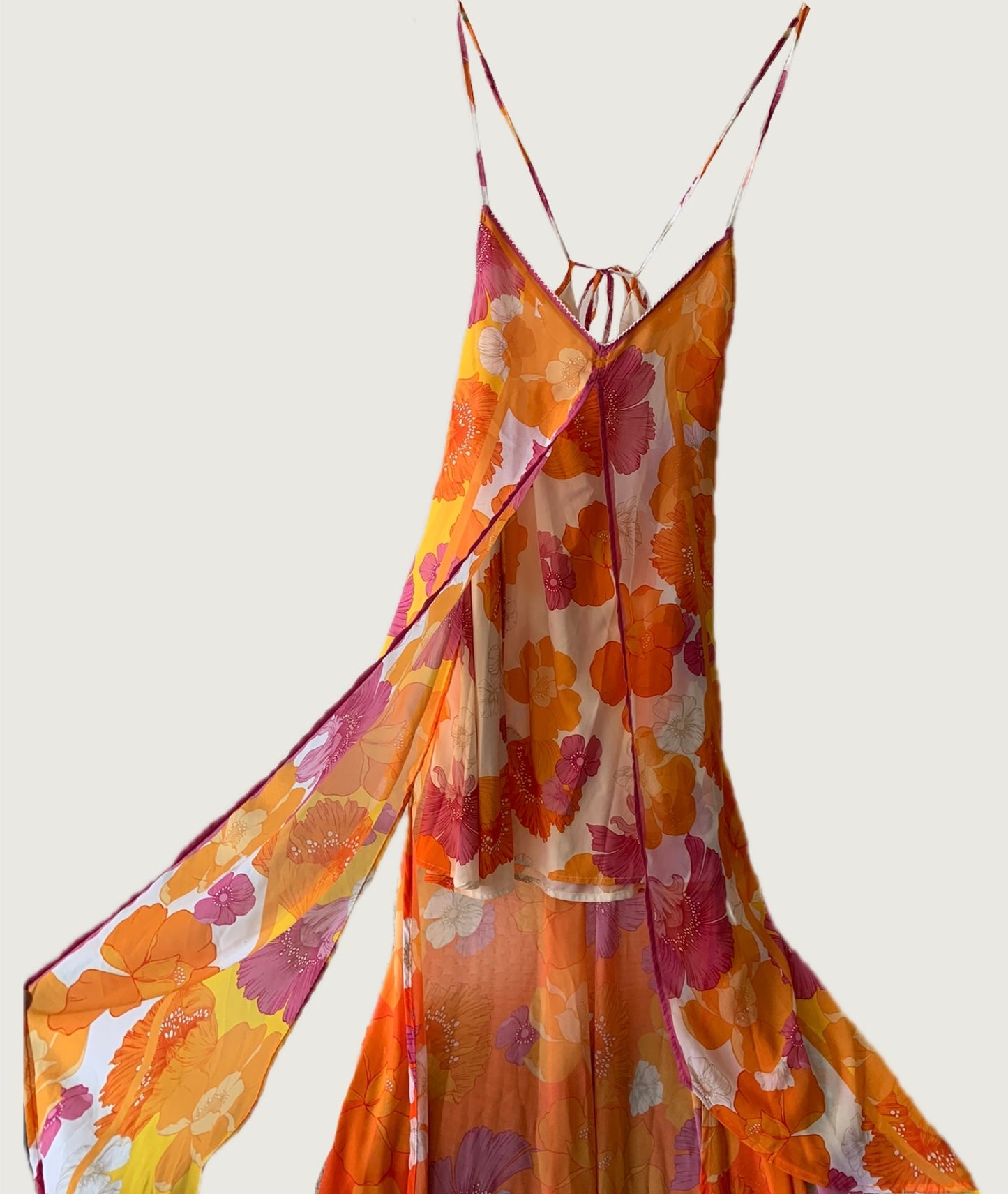 Vestido floreado con base