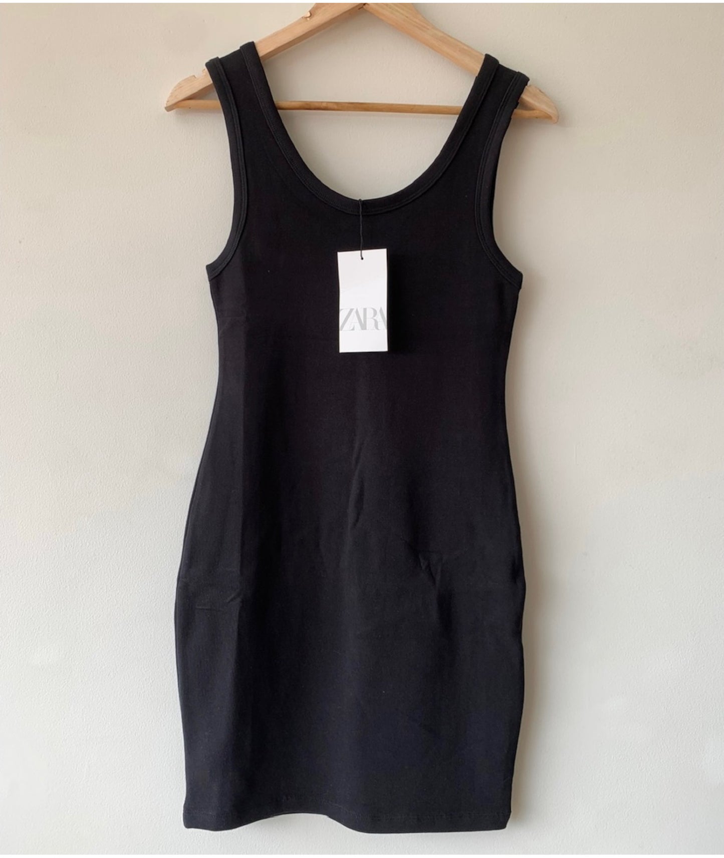 Vestido mini básico negro