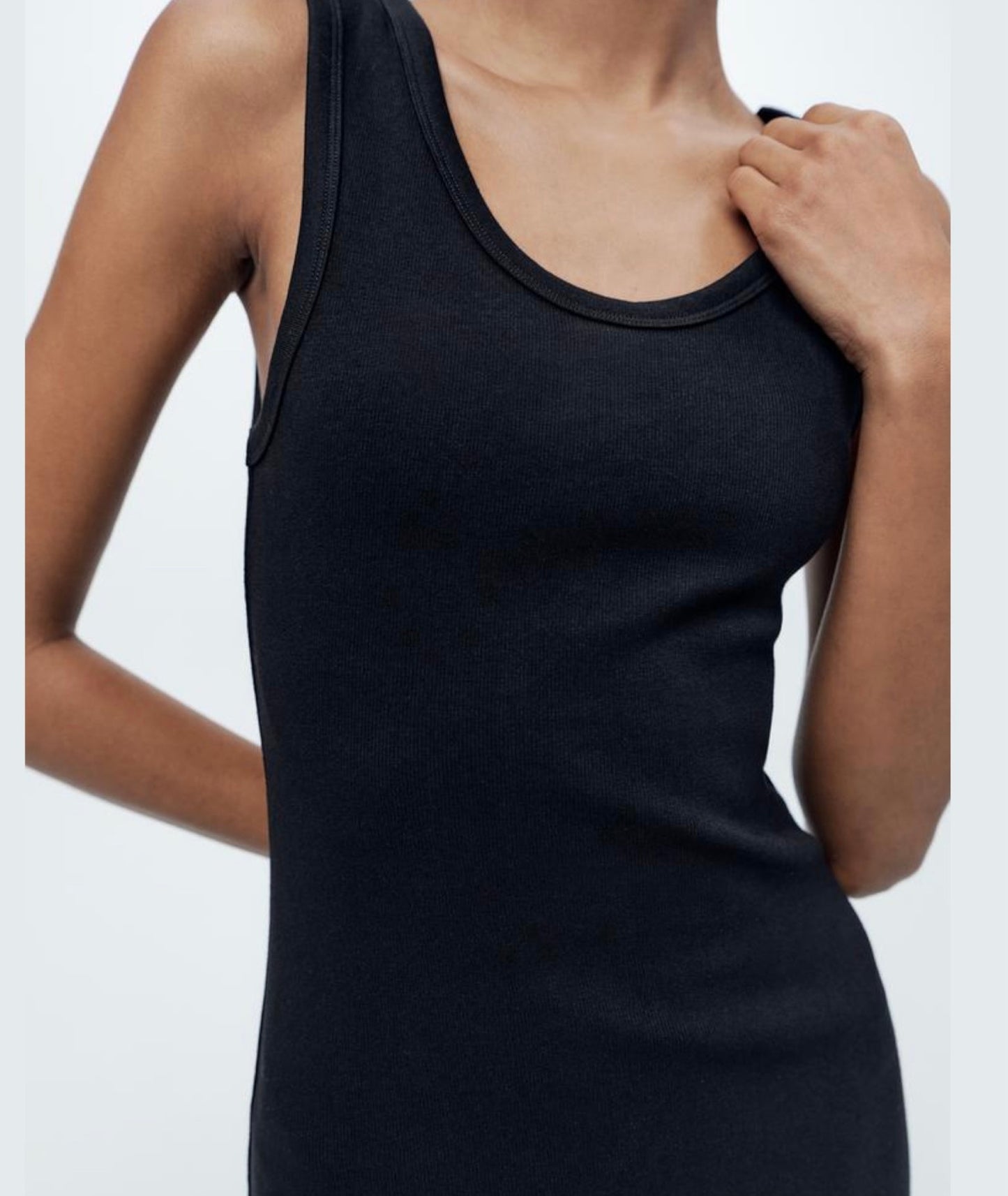 Vestido mini básico negro