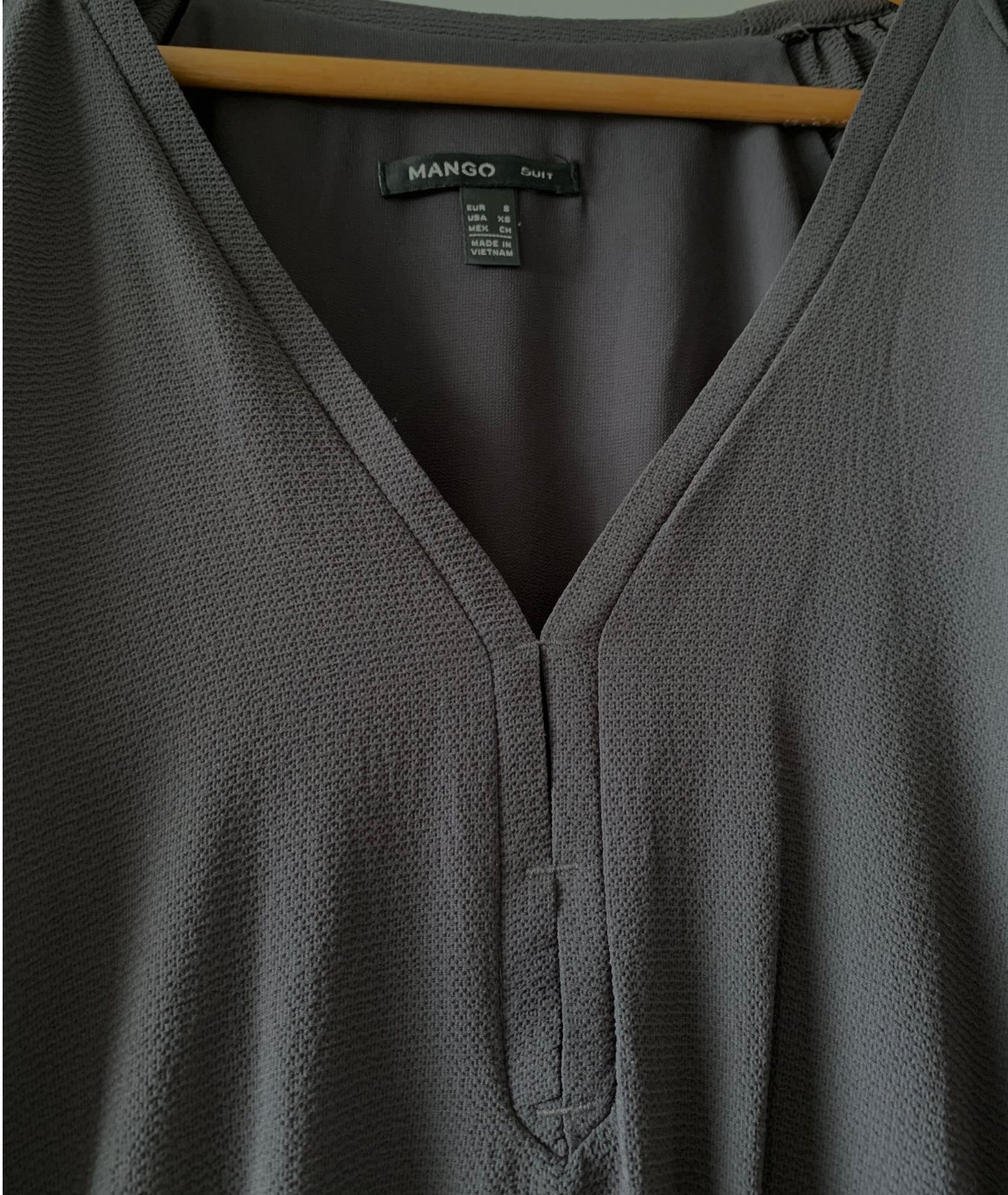 Vestido gris MANGO
