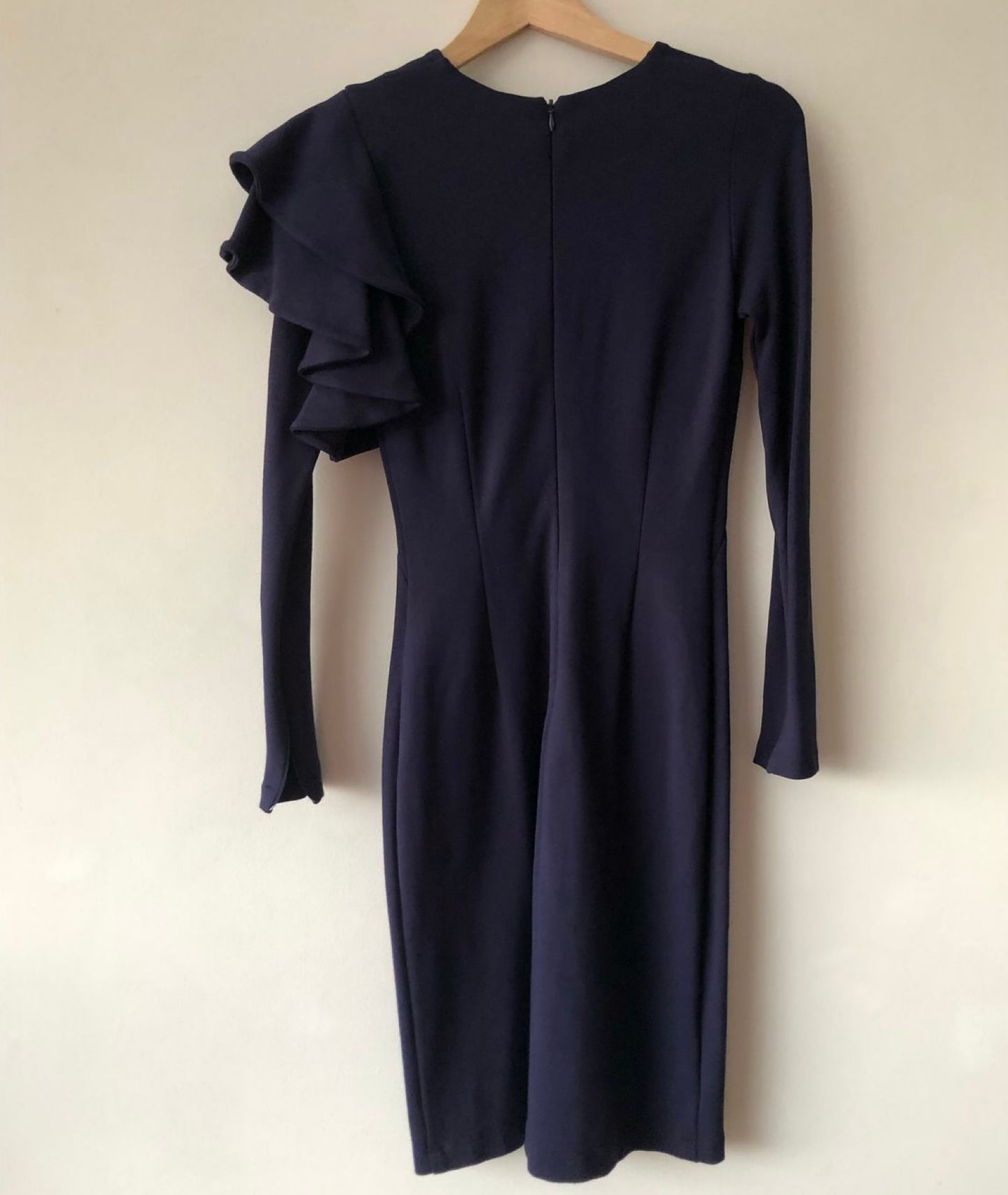 Vestido con bobo en hombro