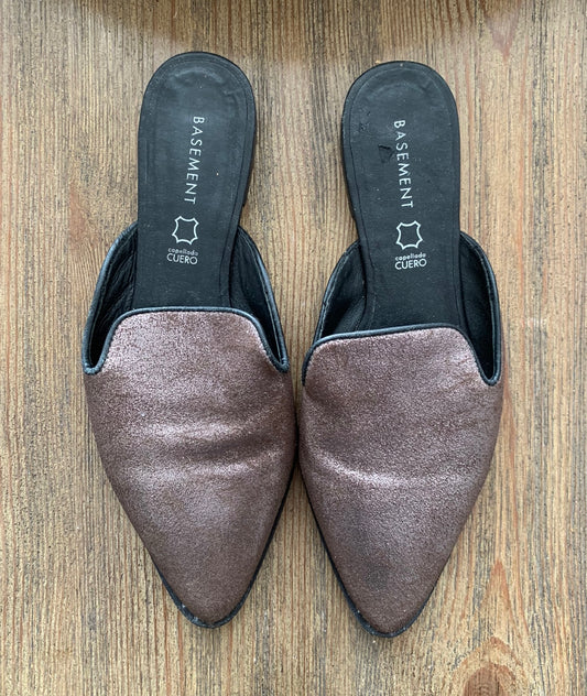 Slippers BASEMENT