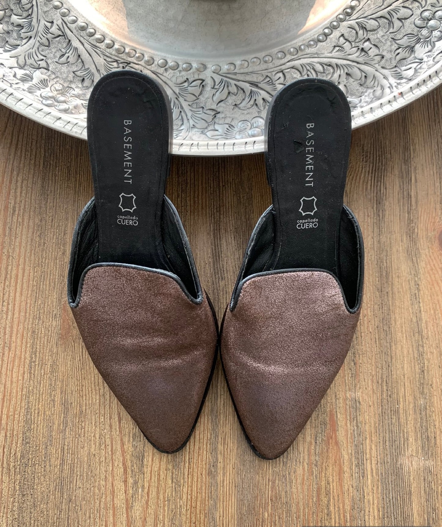 Slippers BASEMENT