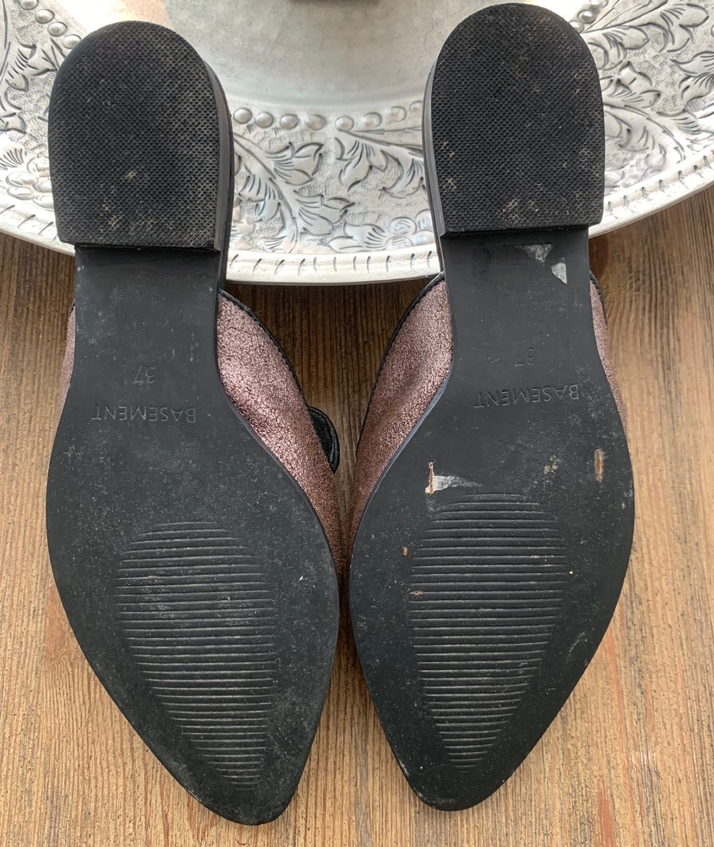 Slippers BASEMENT