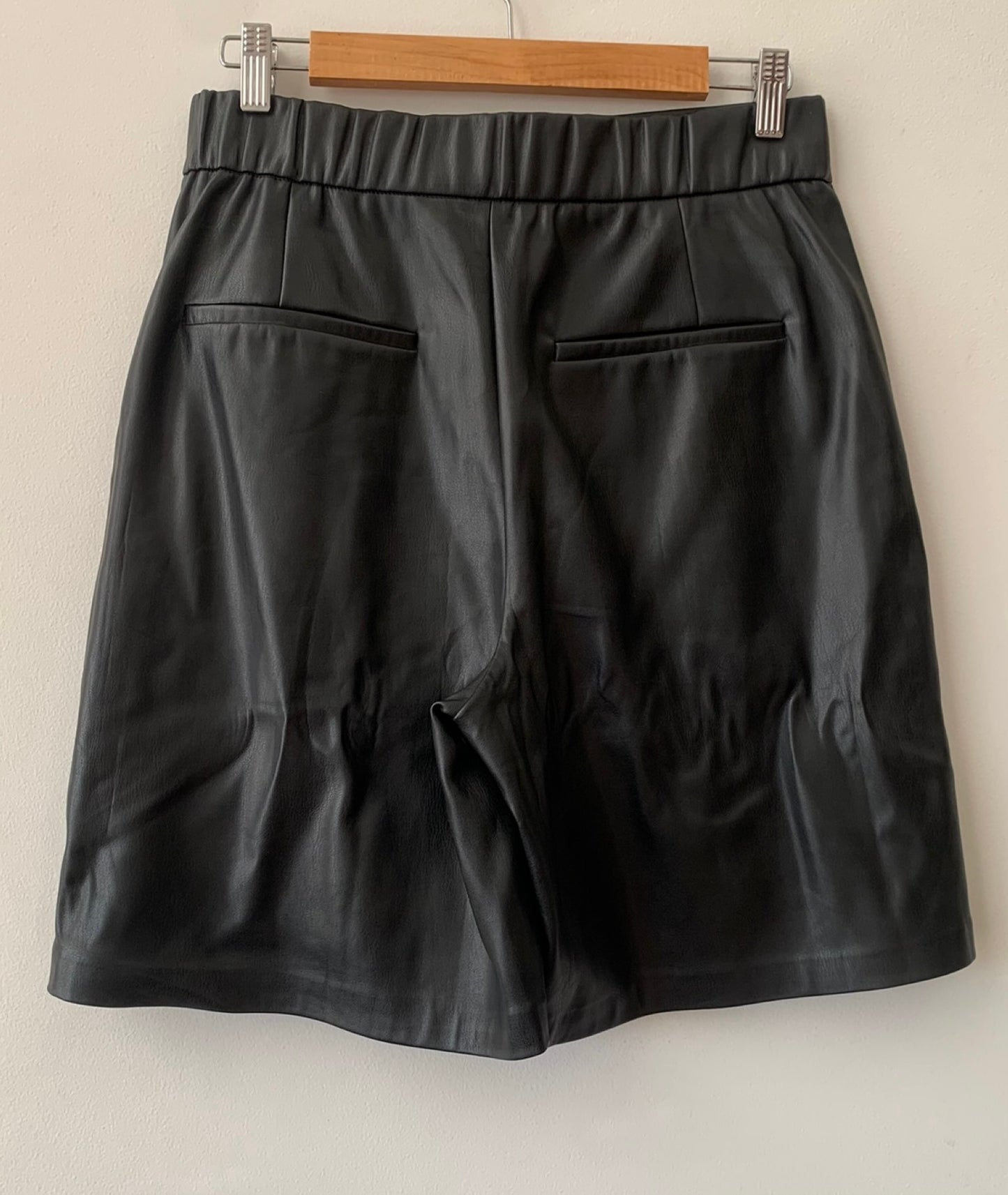 Bermuda efecto piel ZARA