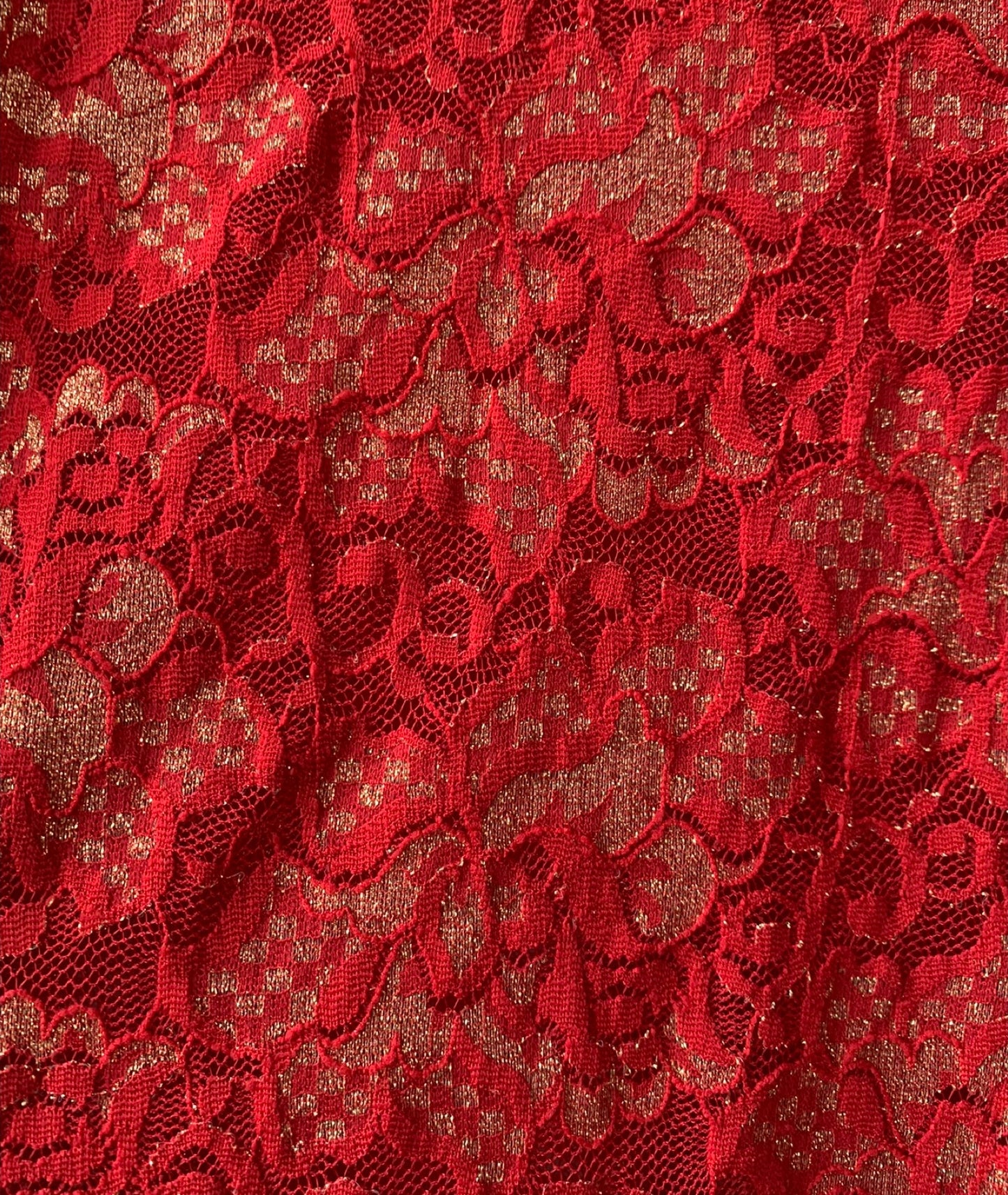 Blusa crop de encaje rojo