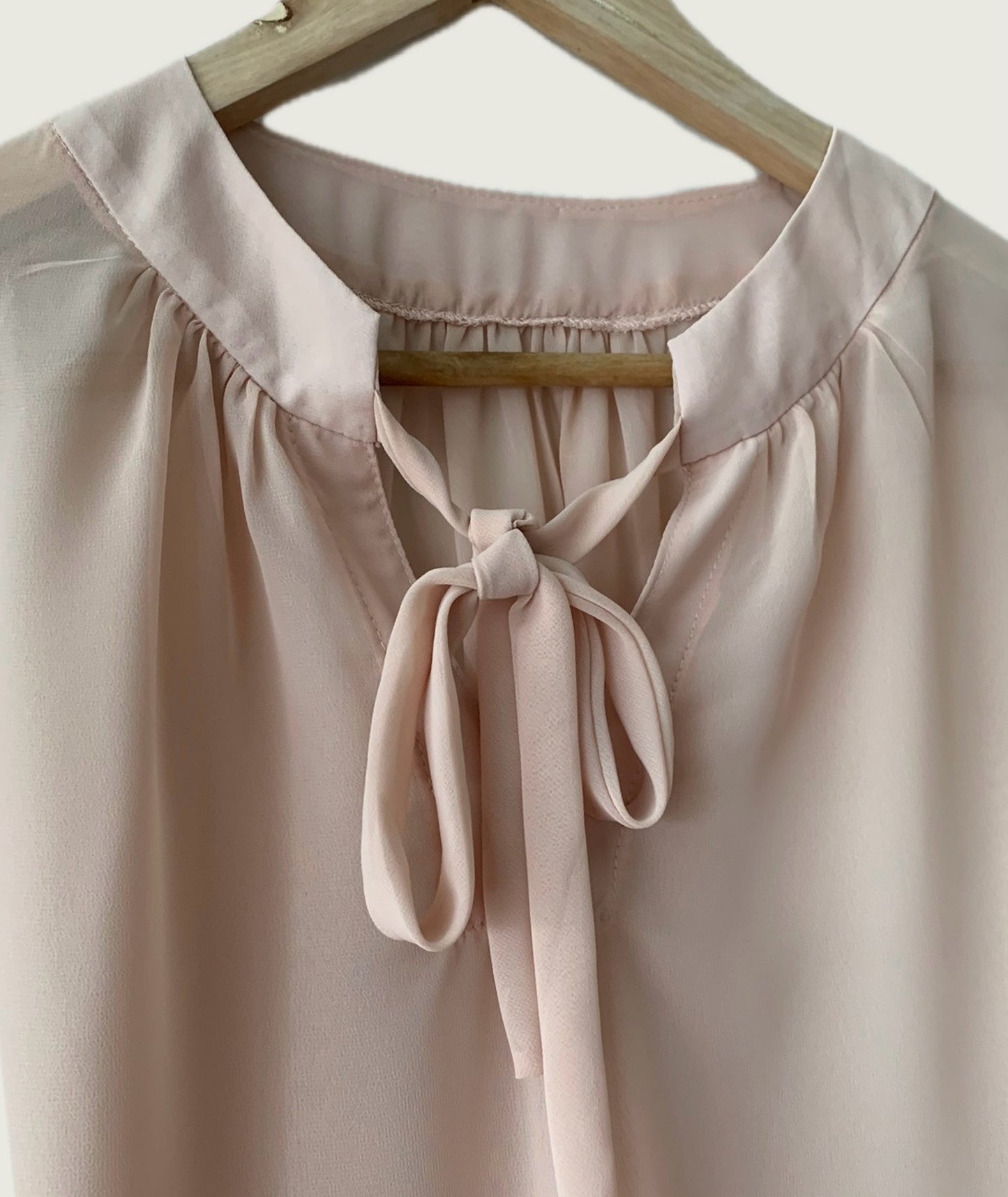 Blusa de gasa con lazo