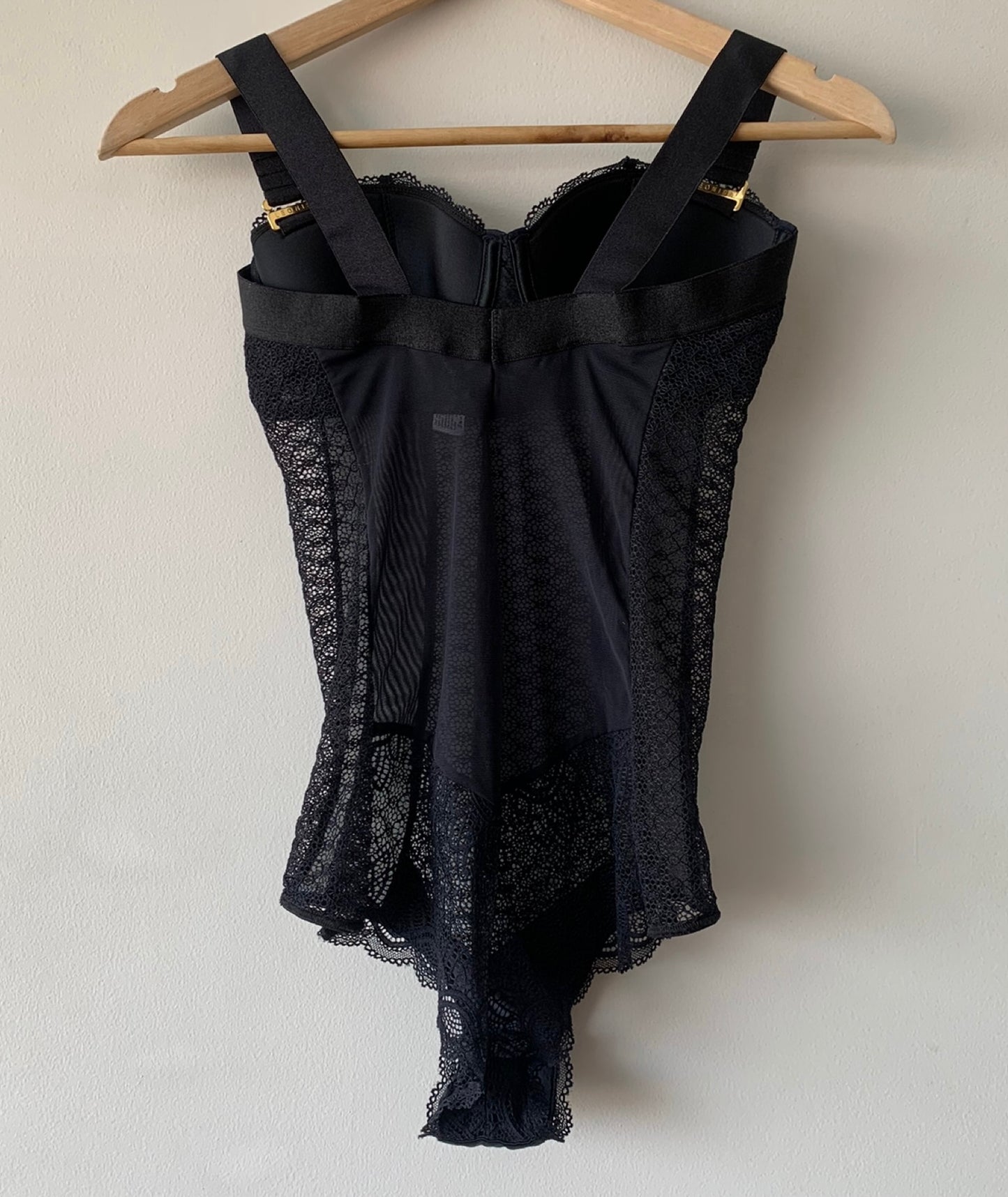 Body de encaje LEONISA