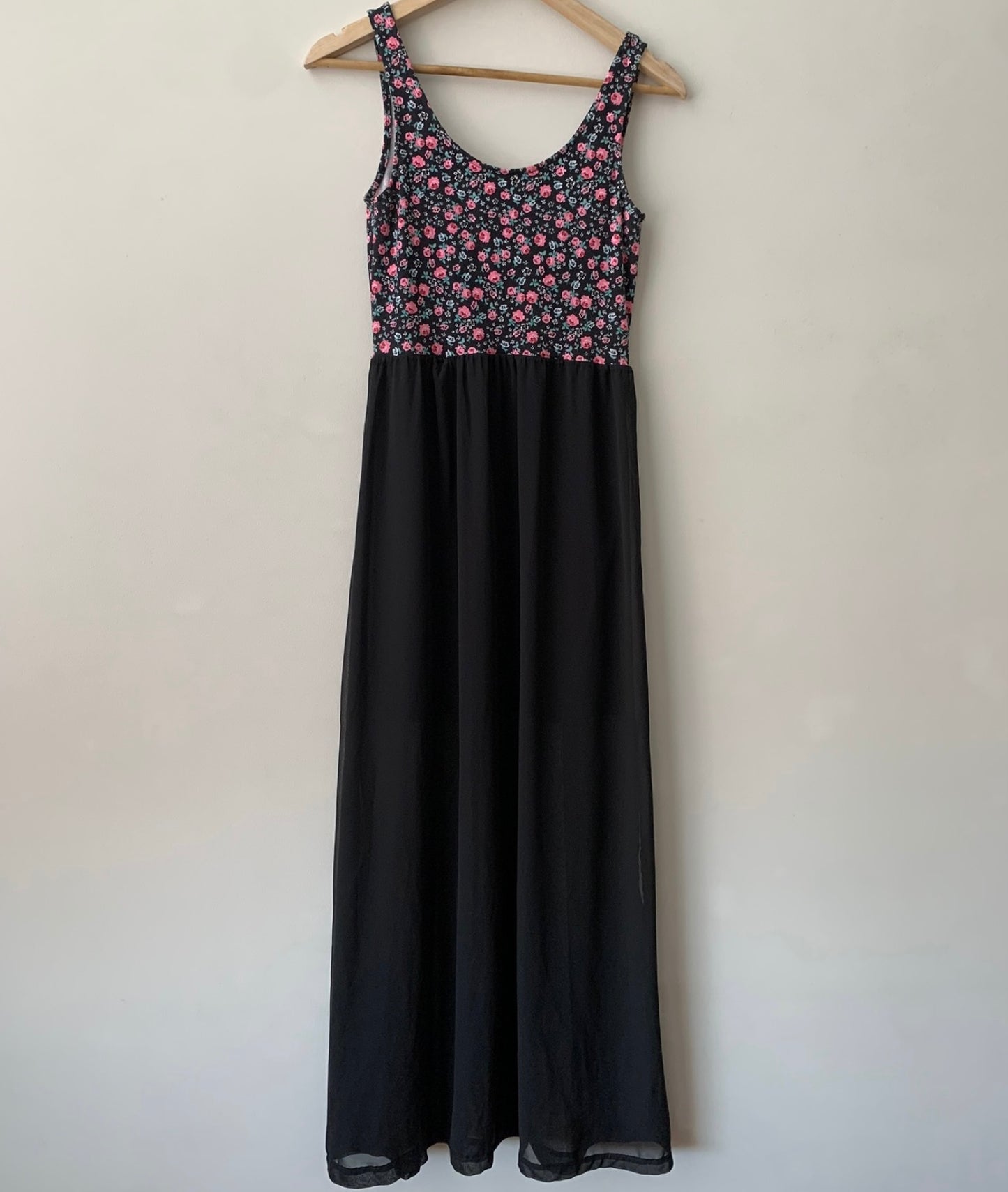 Vestido floral con base corta H&M