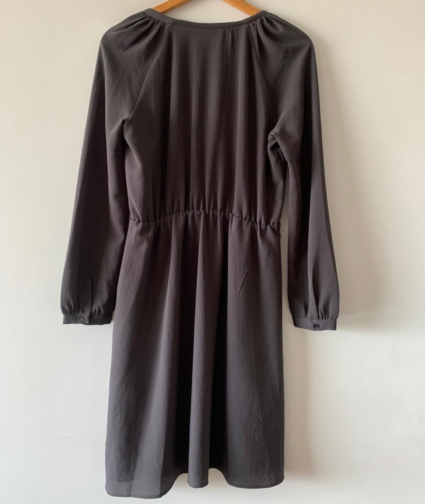 Vestido gris MANGO